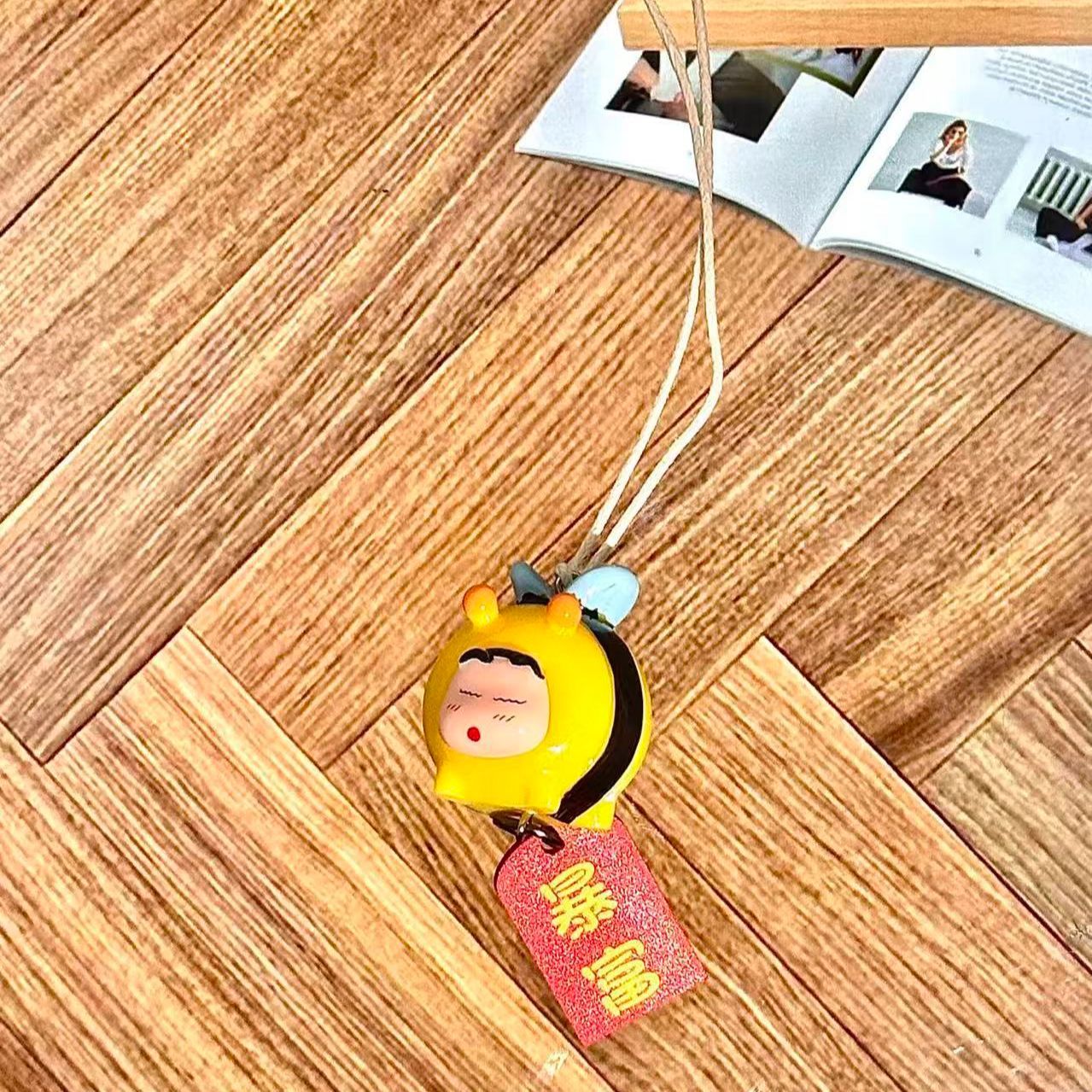 Crayon Shin-chan Bee Cosplay F - огляд і ціна Interior Design Services