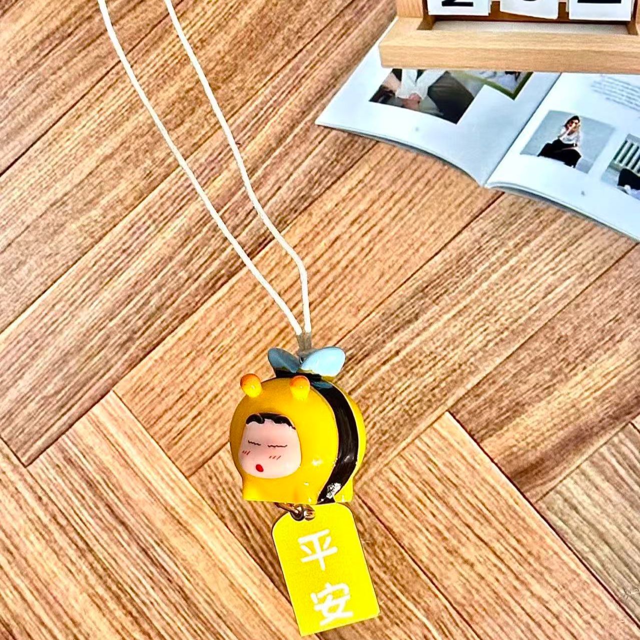 Crayon Shin-chan Bee Cosplay F - огляд і ціна Interior Design Services